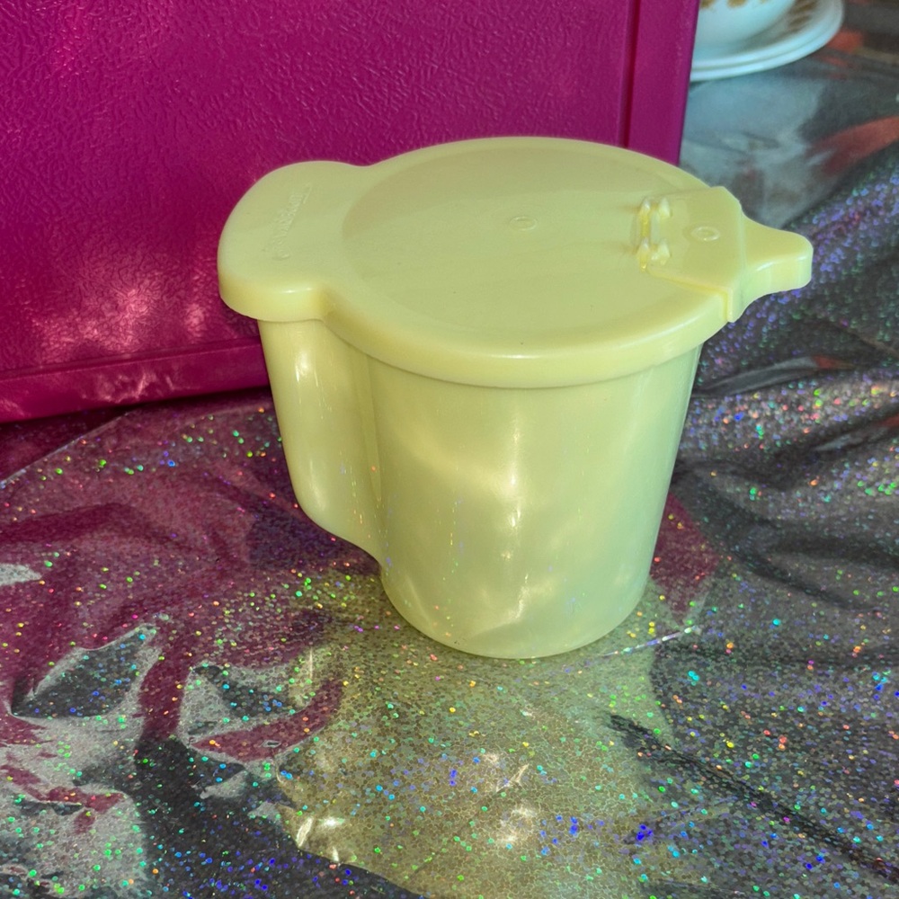 Tupperware Vintage Yellow Creamer with Lid